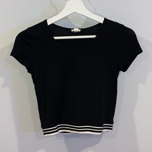 garage black cropped short sleeve size S